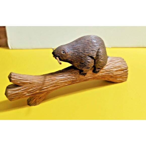 Vintage Carved Wood Art Detailed Beaver on a Log signed E. Hirt 8" x 4" - Picture 7 of 15